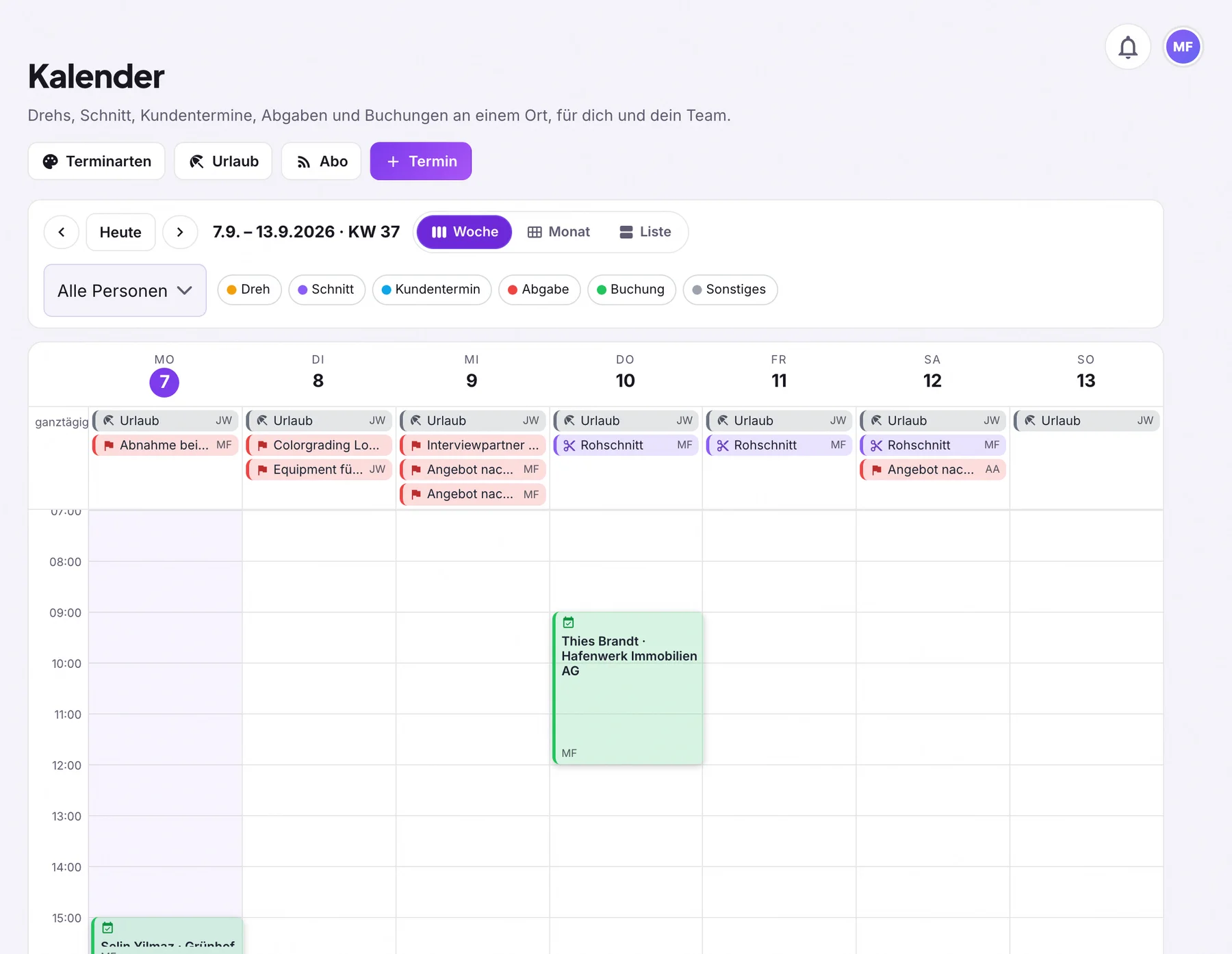 Kalender in tidalmuse: Wochenansicht mit Urlaub, Abgaben, Schnitt und Buchungen